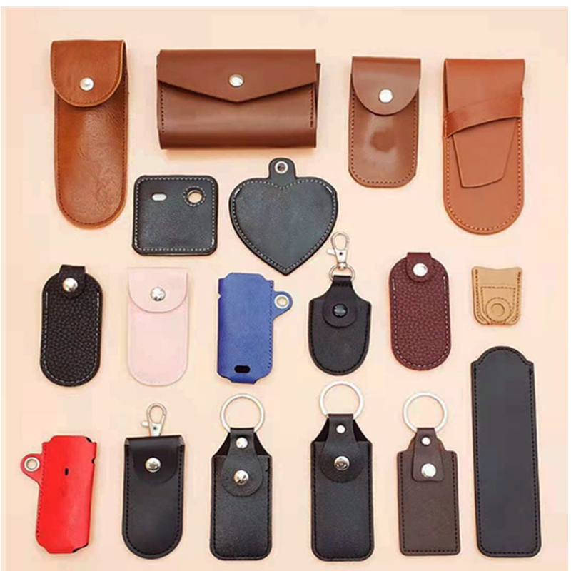 Kožená spona, kožená pouzdro USB, různé malé kožené předměty, kožené pouzdrona peněženku